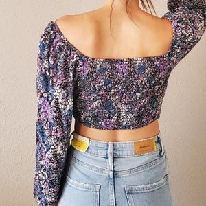 Long sleeve crop scrunch top